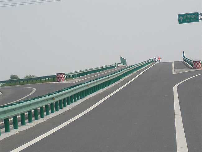 桦甸高速公路护栏的材质与规格