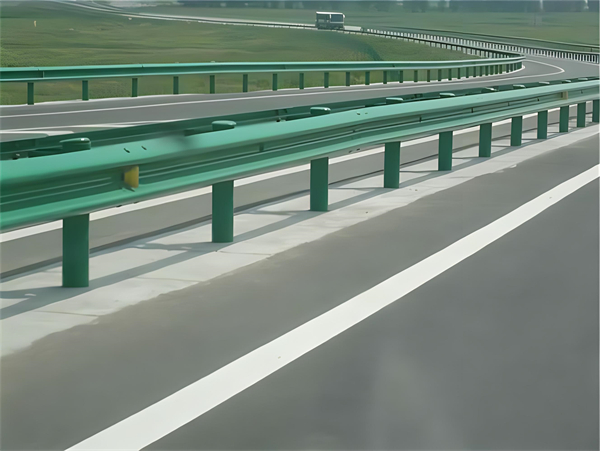 桦甸高速护栏板守护安全广泛应用于多个行业